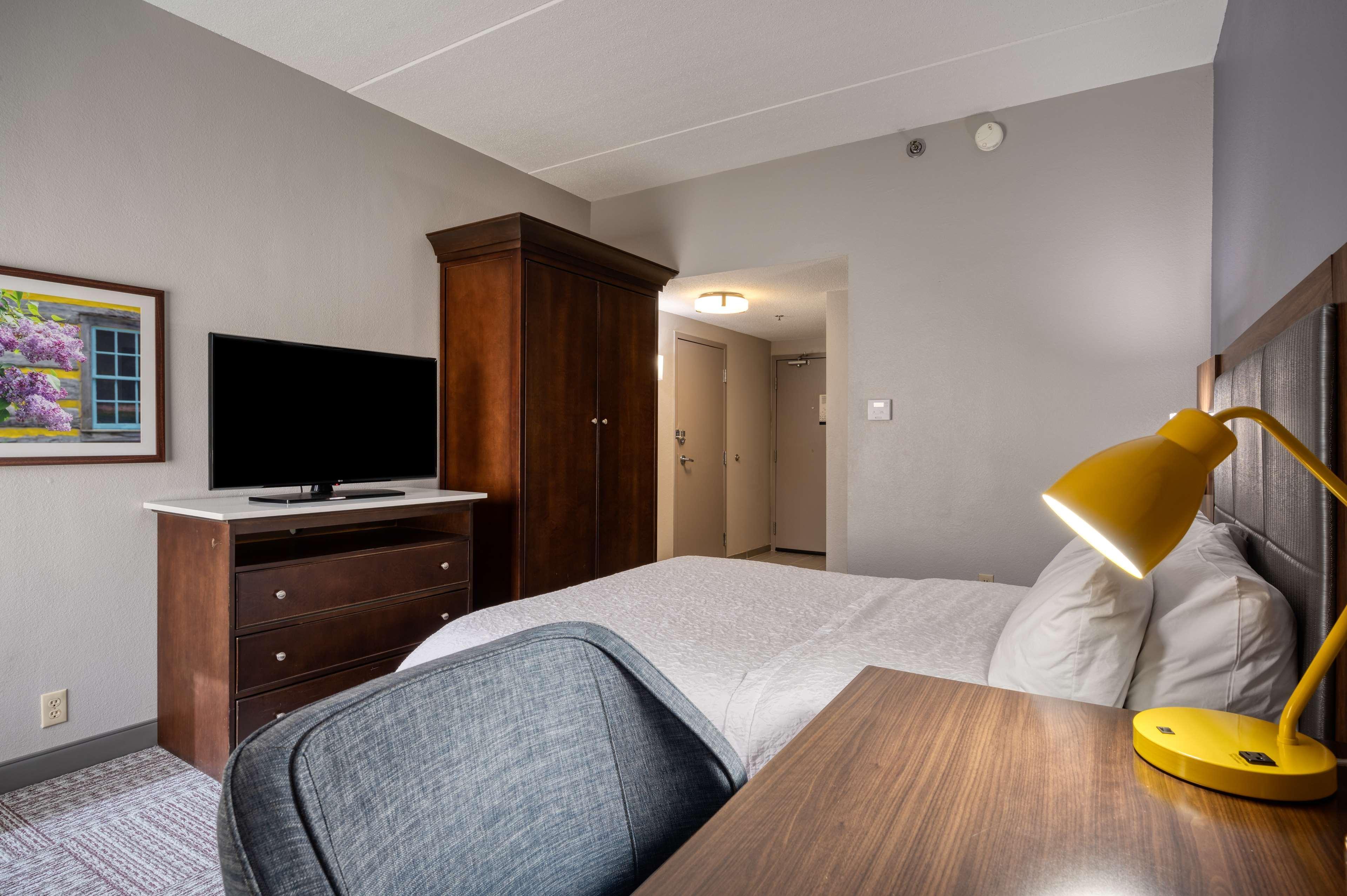 Hampton Inn Джейнсвілл Екстер'єр фото