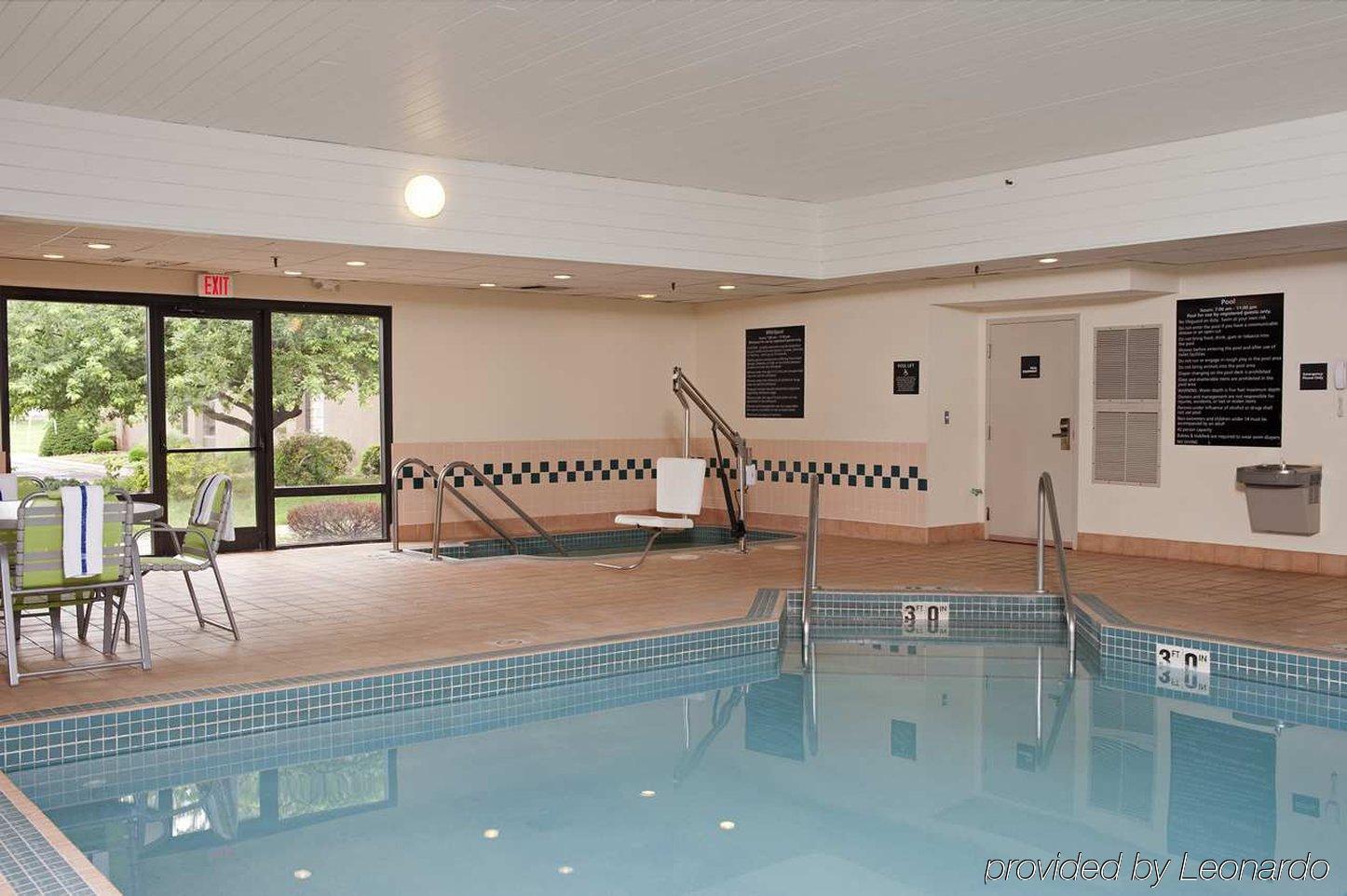 Hampton Inn Джейнсвілл Екстер'єр фото